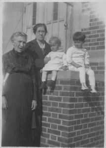 Margaret Sproles Chavis Alexander ("Bigma"), Theodorene Chavis West ("Bama"), Roy Stott, Jr. ("Buddy") and Rena Stott ("Rawa").